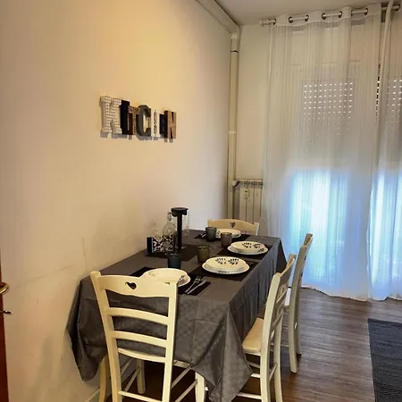 Marghera Piazza Mercato B - Easy To E Park Apartamento Veneza